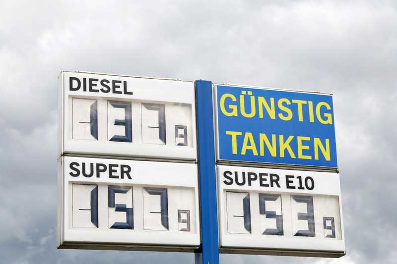 Spritpreise: Durchschnittlicher Benzinpreis-Verlauf und Entwicklung